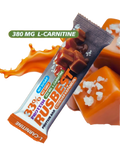 Proteinbar med karamellsmak, 33% protein, 380 mg L-karnitin, synlig kola och saltsmulor.